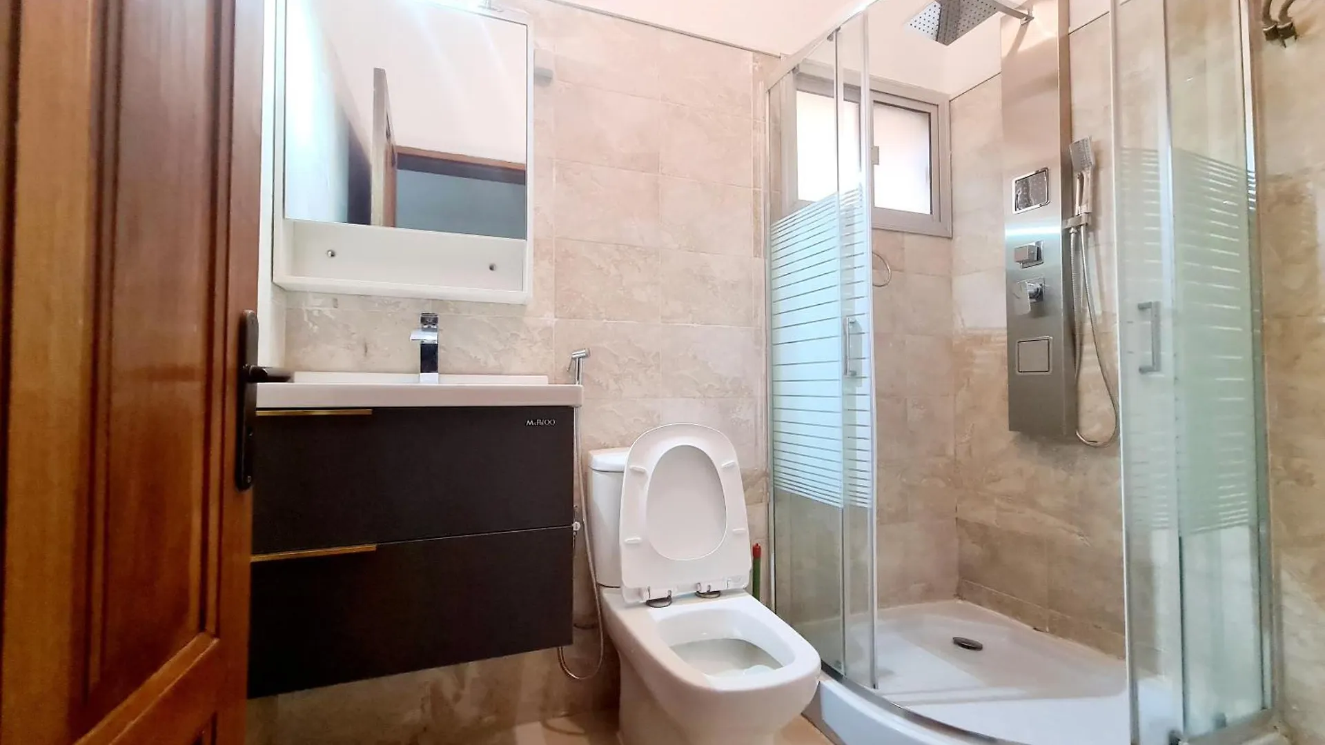 Chambre Et Salon Climatises A Dakar - Proche De La Mer Apartment