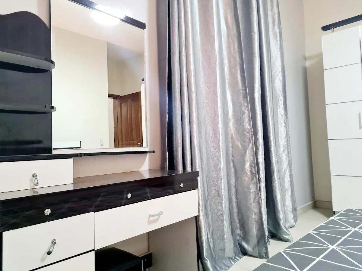 Chambre Et Salon Climatises A Dakar - Proche De La Mer 0*,  Senegal