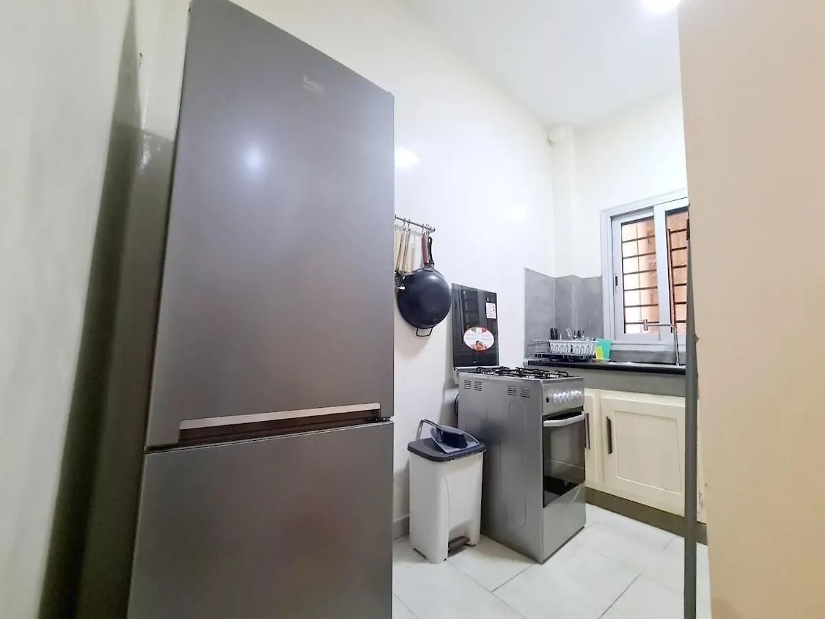 Chambre Et Salon Climatises A Dakar - Proche De La Mer Senegal