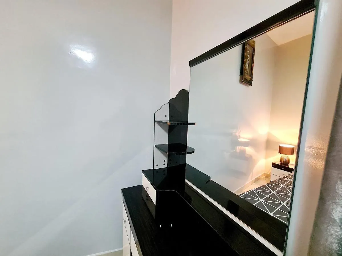 Chambre Et Salon Climatises A Dakar - Proche De La Mer