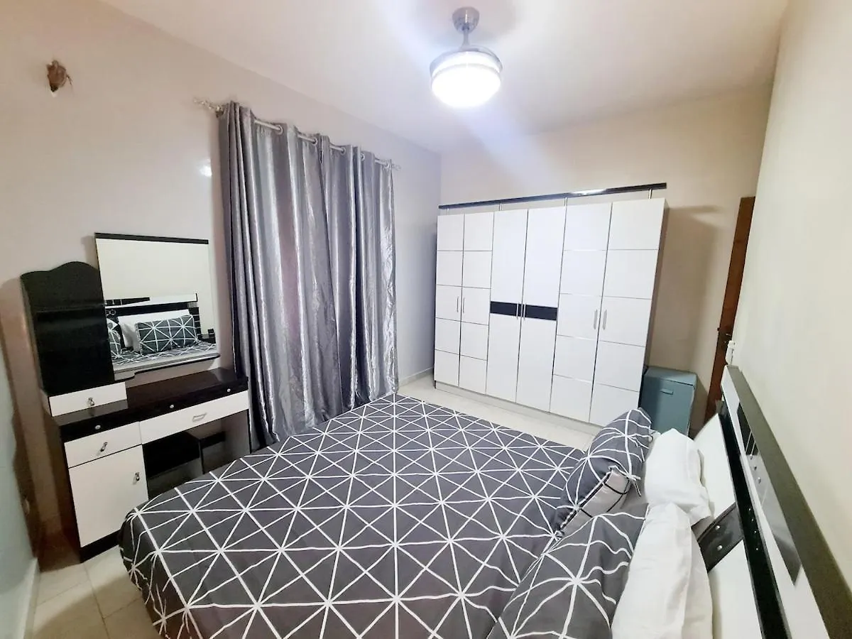 Chambre Et Salon Climatises A Dakar - Proche De La Mer 0*,  Senegal