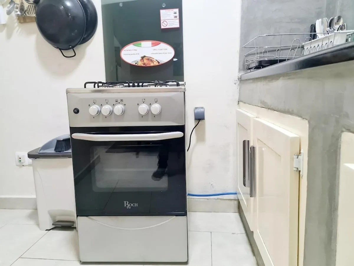 Apartment Chambre Et Salon Climatises A Dakar - Proche De La Mer