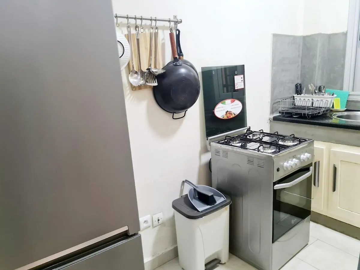 Apartment Chambre Et Salon Climatises A Dakar - Proche De La Mer