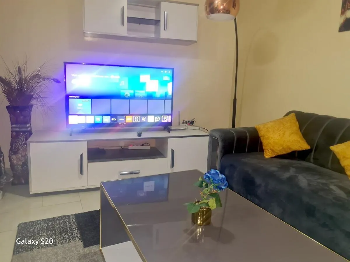 Chambre Et Salon Climatises A Dakar - Proche De La Mer 0*,  Senegal